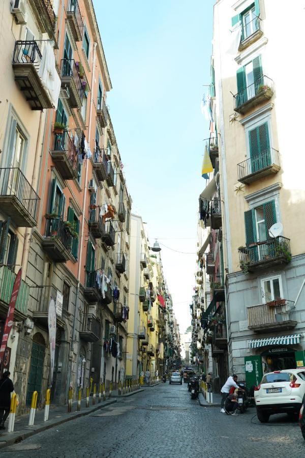 Three Houses Toledo Napoli Esterno foto